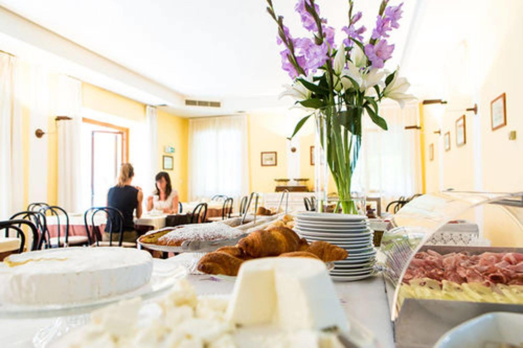 Hotel Speranza Бардолино Екстериор снимка